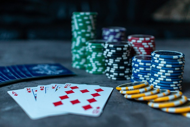 Mikä tekee nettipokerista käytännöllisempää ja houkuttelevampaa?